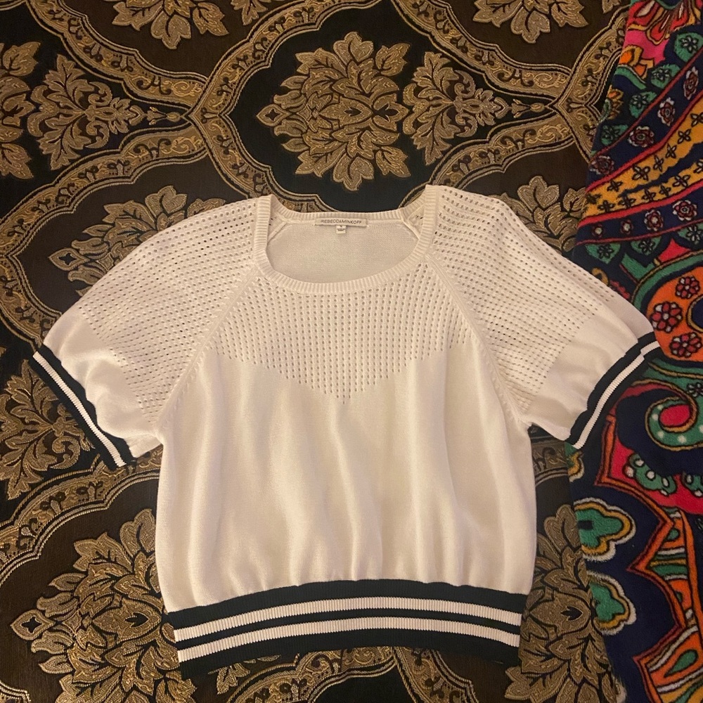 Used good cond- slightly crop top w elastic waist+sleeve caps, cute mesh detail